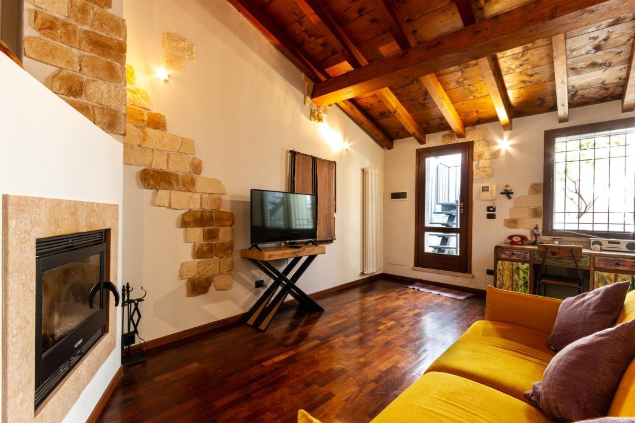La Terrazza Apartment - Smart Holiday Mantova Eksteriør bilde
